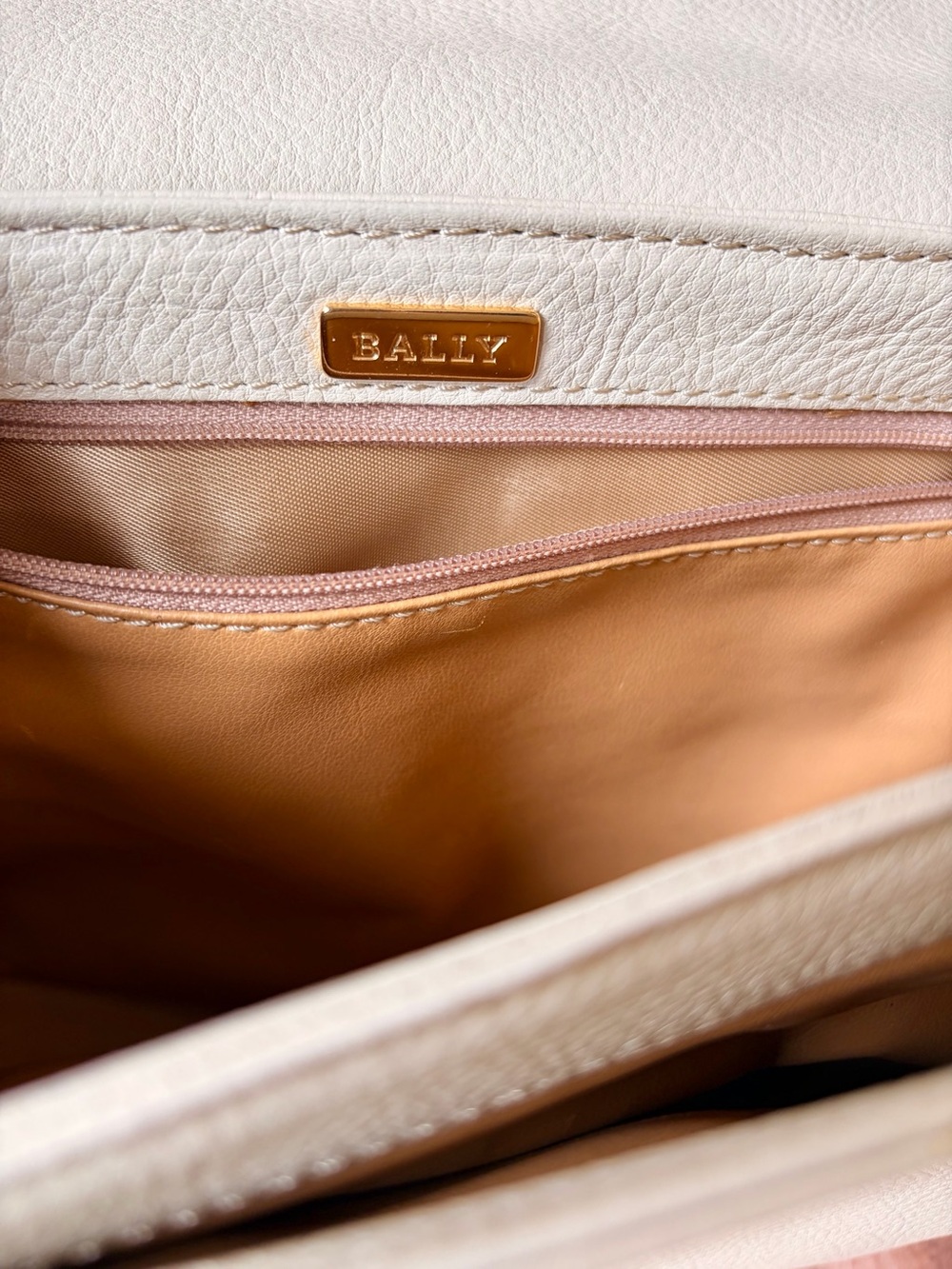 Vintage Bally Italian Leather Crossbody Bag - Picture 7 of 15